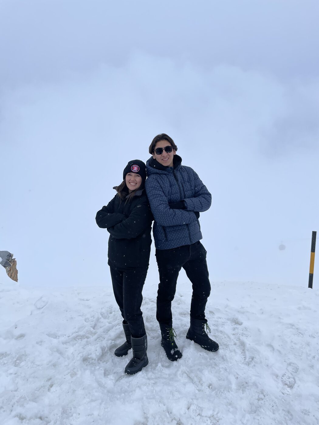Valeria y Abraham en la nieve